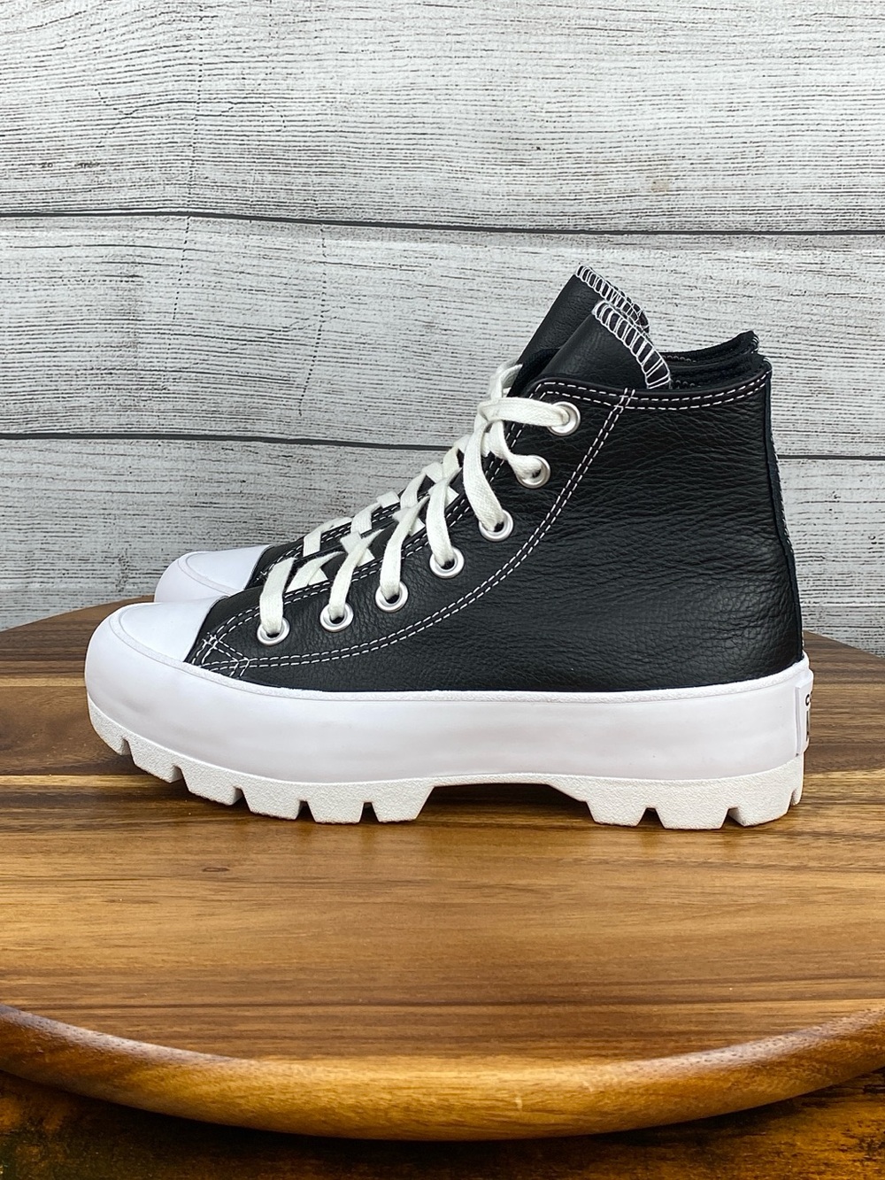 Converse Chuck Taylor All Star Lugged Leather High Black White Women’s Size 5